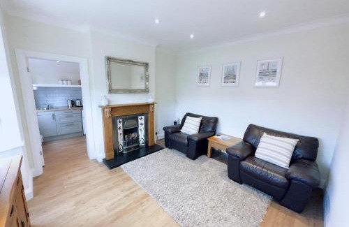Sutton West Apartment | Self-contained Suite inside the House