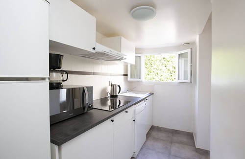 Garches Apartment | Self-contained T4 apartments just outside Paris for 2 families/friends