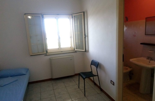 Marina di Montenero Villa | Self-management room for 5 people with private bathroom.