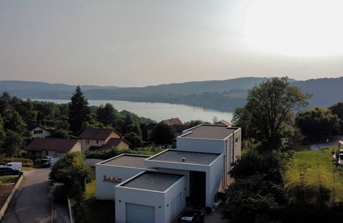 Montferrat House | Selha luxury house Montferrat magnificent lake view + infinity pool 180m2