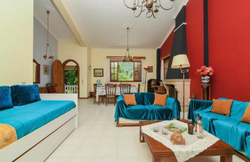 Pigadhakia House | Selini Suite 2nd floor Panoramic Vineyard Views