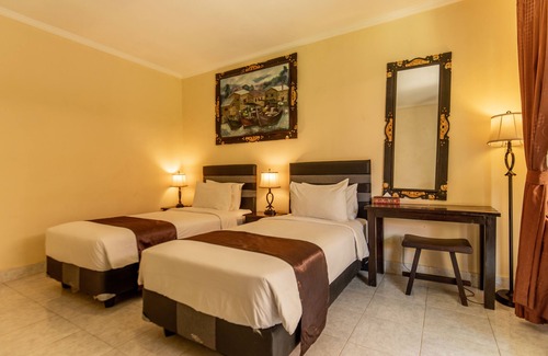 Sampalan House | Semaya One Beach Guesthouse
