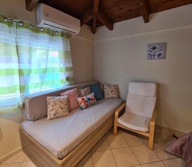 Spata-Artemida Apartment | Semelia's Guest house