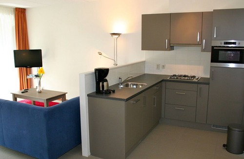 Rheezerveen House | Semi-detached house with a dishwasher