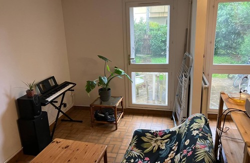 Saint-Quentin-en-Yvelines House | Semi-detached townhouse, 3 bedrooms, 104m2, municipal pool 3 minutes away