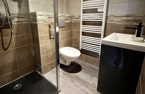 Villers-le-Lac Apartment | Semi-detached apartment in modern Comtoise farmhouse with lake view