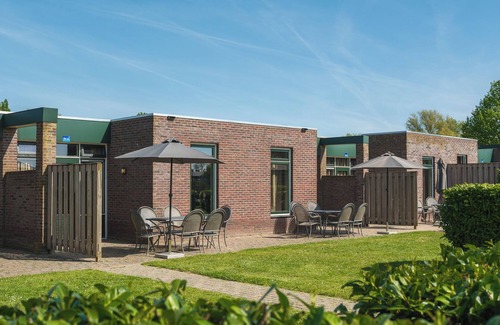 Terwolde House | Semi-detached bungalow for 12 people, fully equipped.