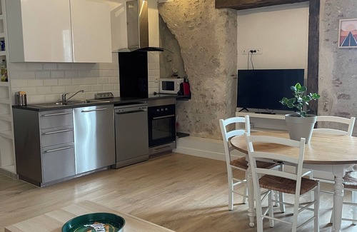 Baule Condo | Semi-detached house combining old-world charm and modern comforts