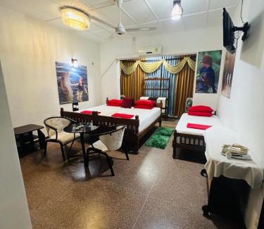 Puttalam Hotel | Senathilaka Guest Inn
