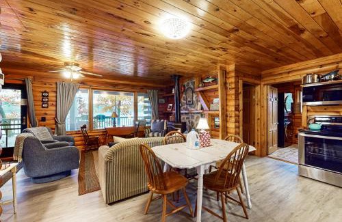 Valois House | Seneca Lake Log Cabin