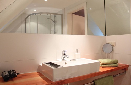 Senheim Apartment | Senhalser Höfe, nut storage ✸✸✸✸✸