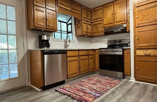 Senoia House | Senoia: Cozy Home Away From Home-Pet Friendly
