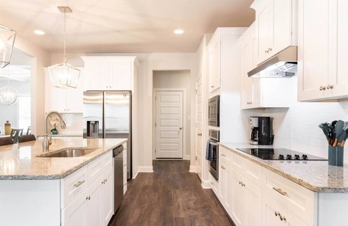Senoia House | Senoia Luxury Country Home with Master on the Main