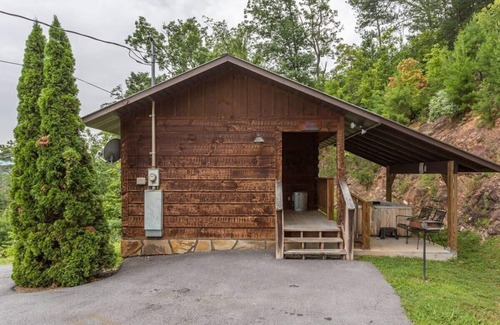 Gatlinburg - Pigeon Forge Cabin | Sensational Views GSMNP/Near DwTn Gatlinburg