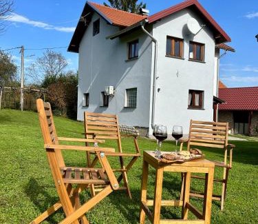 Vojnic House | Seosko Imanje Na Obali Rijeke