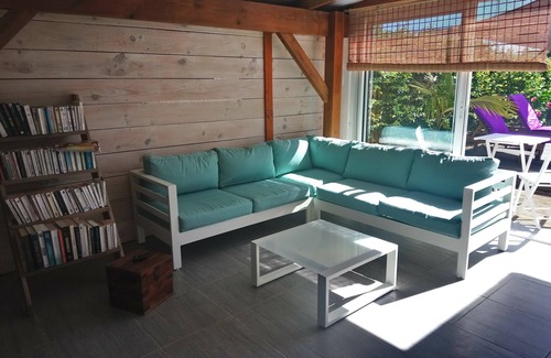 Lamentin House | Separate bedroom with tropical shower