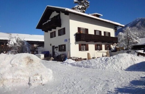Sonnenbichl Apartment | Separate entrance, pets on request, parking space available