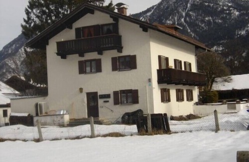 Sonnenbichl Apartment | Separate entrance, pets on request, parking space available