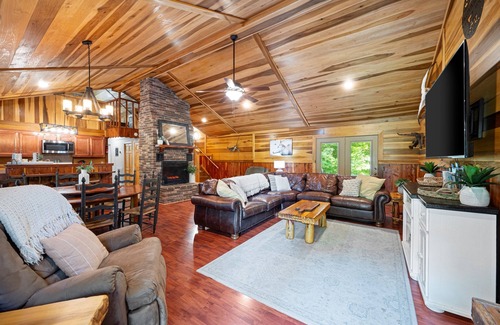 Dover Cabin | September DISCOUNT Applied!