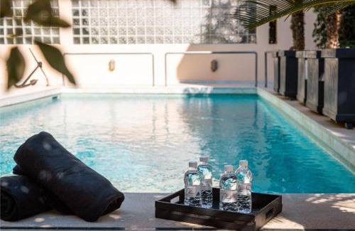 Vouliagmeni Apartment | Serena Calm Pool House