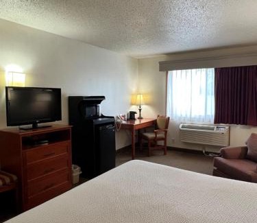 Sundance Hotel | Serena Inn & Suites