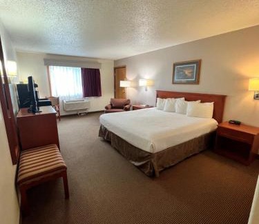 Sundance Hotel | Serena Inn & Suites