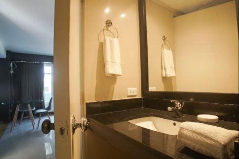 Chacarilla-Santa Cruz Apartment | Serendipia Classy Loft in San Isidro 201