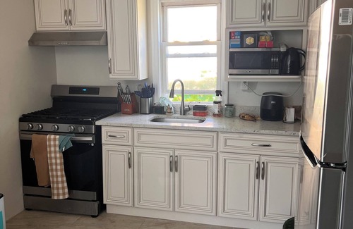 Clason Point House | Serene 1-bedroom in a 3bd 2ba house with WiFi in The Bronx