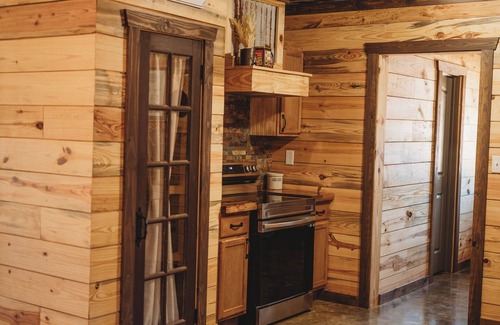Oil City House | Serene 2 Bedroom with Loft located on Caddo Lake