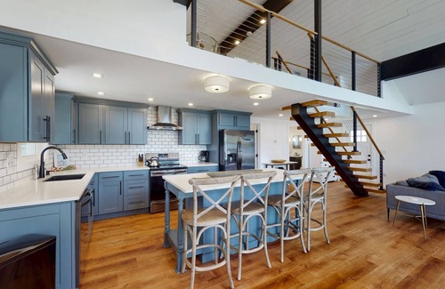 Bradford Cottage | Serene 2-Cottage Lakefront Retreat