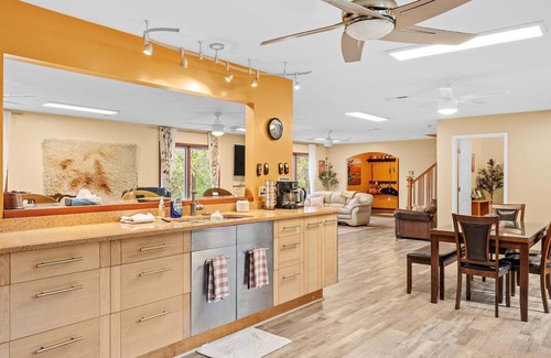 Brodnax House | Serene 22-Acre Country Haven for Families & Groups