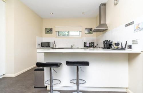Griffith House | Serene 2BR House near the heart of Kingston - Hosted by CanStay