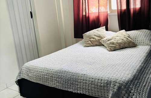 Centro Apartment | Serene 3-bedroom apartment with WiFi in Centro Guarujá