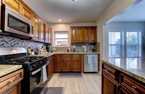 MacGregor Apartment | Serene 3-bedroom home with private fence and gate in vibrant Houston