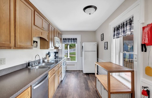 Granville House | Serene 3-bedroom house with WiFi in charming Granville.