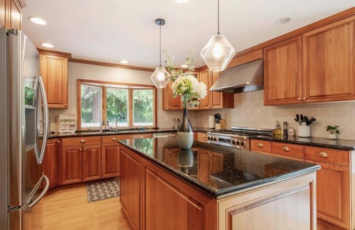 Redmond House | Serene 3b2b Home, Family-Friendly, Backyard & A/C