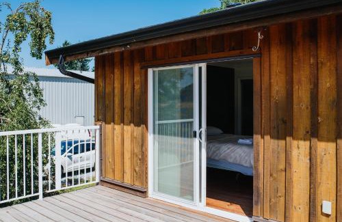 Hatzic House | Serene 3BR Cabin on 8 Acre Farm
