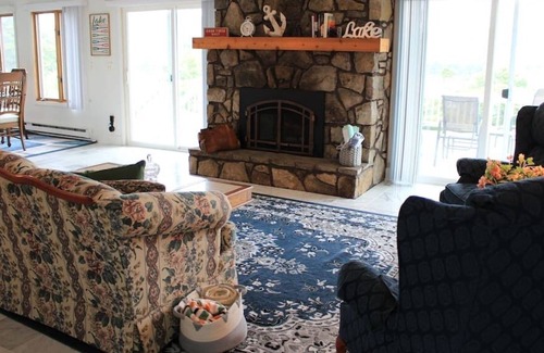 Alpine Lake House | Serene 3BR Lake House w/ breathtaking view