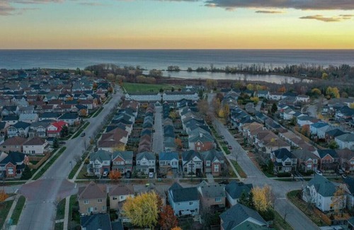 Ajax House | Serene 4BR Oasis Nearby Restaurants 2 WFH Setup