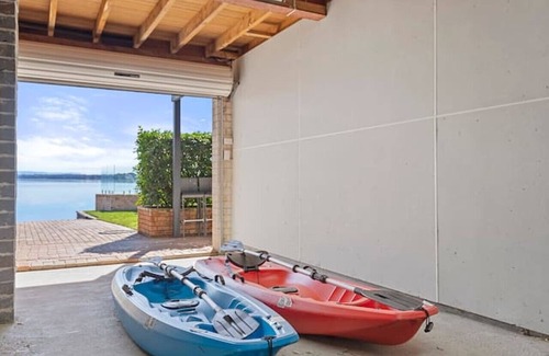 Toukley Villa | Serene 5 BDRM Villa with Pool