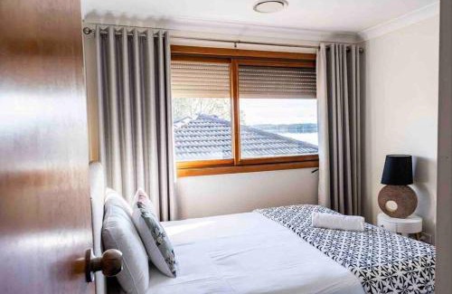 Toukley House | Serene 5 BDRM Villa with Pool