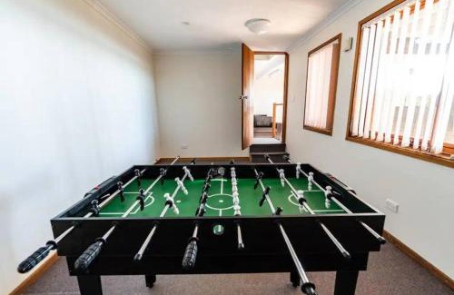 Toukley House | Serene 5 BDRM Villa with Pool