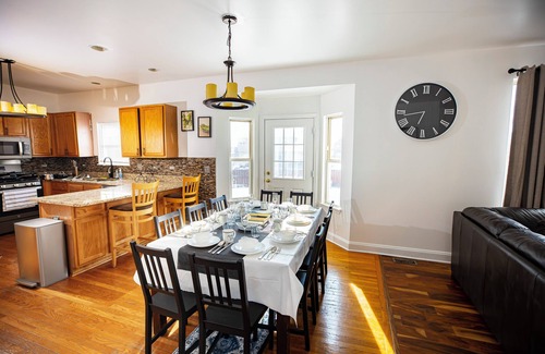 Fox Valley House | Serene 5-Bedroom Retreat, Oswego