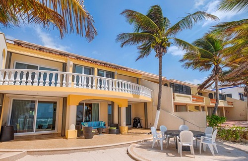 Akumal Villa | Serene and cozy beachfront villa on a white sandy beach, pool, AC and WiFi!