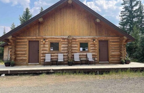 Lac Le Jeune Apartment | Serene Cabin by the Pond