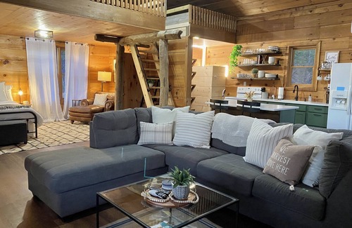 Lynn Garden Cabin | Serene Cabin on 400 acres, deep in woods w/a pond. Perfect for 2, can sleep 8
