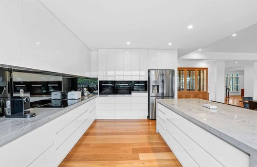Hastings House | Serene Coastal Retreat in Hastings w pool