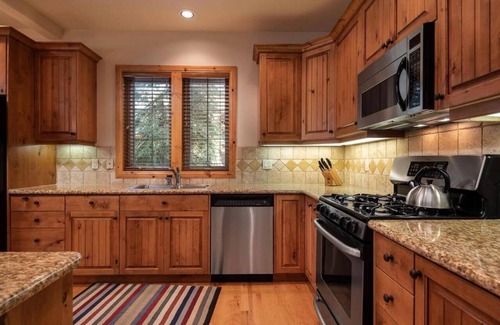 Sunriver House | Serene Escape with A/C, BBQ & Nature Trails