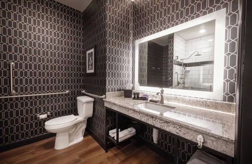 Parker Hotel | Serene Escape with Yoga, Art, Parks & Local Flavor Nearby - 2 Rooms
