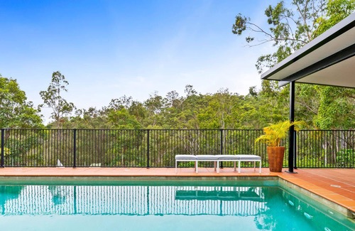 Mudgeeraba House | Serene Family Retreat with Pool and Mountain View